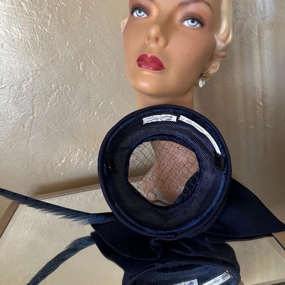 SOPHISTICATED 1950's NAVY FELT  HAT + VERY LONG FEATHER, OPEN CROWN & BOW - Picture 13 of 15
